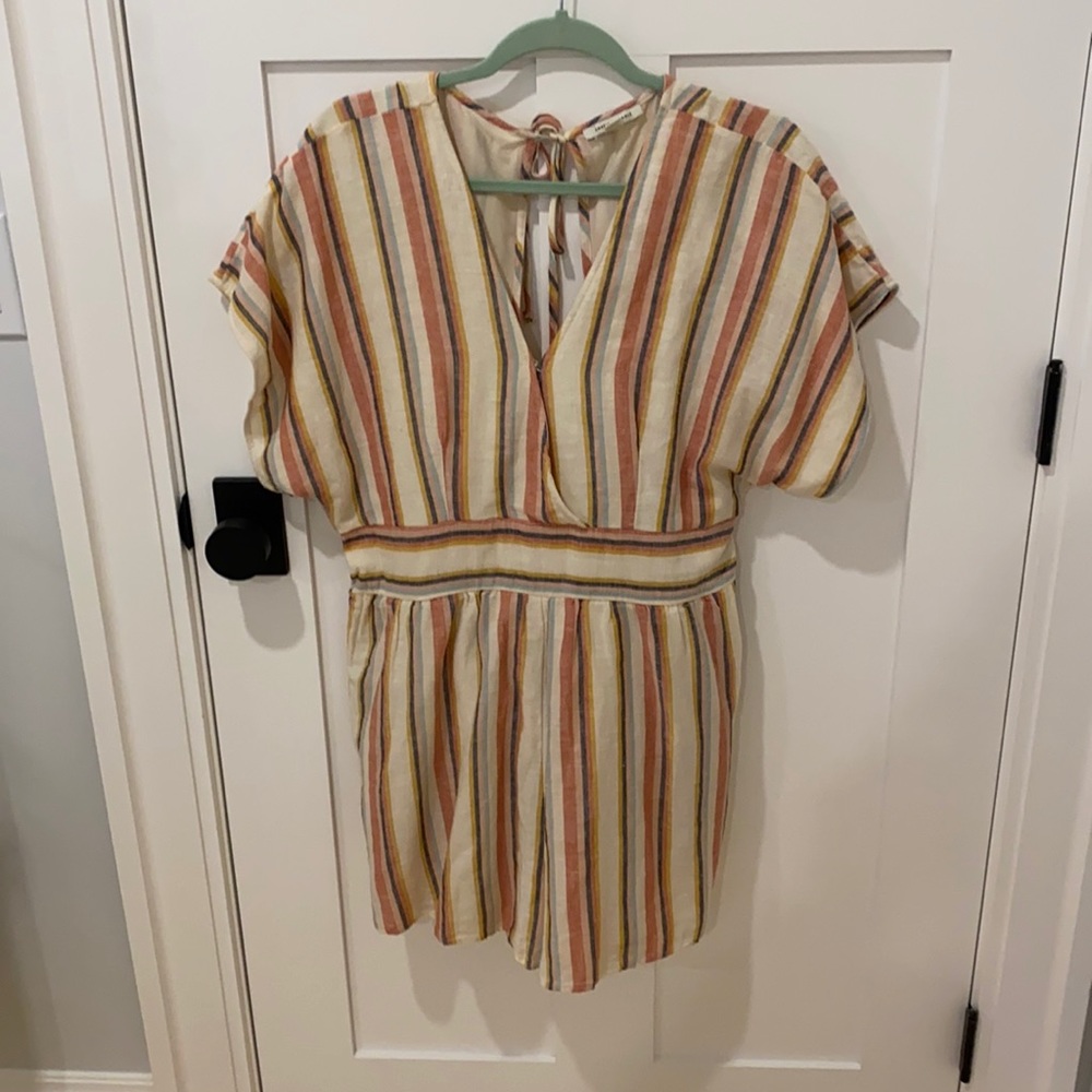 Cute flowy AE romper, perfect for summer!